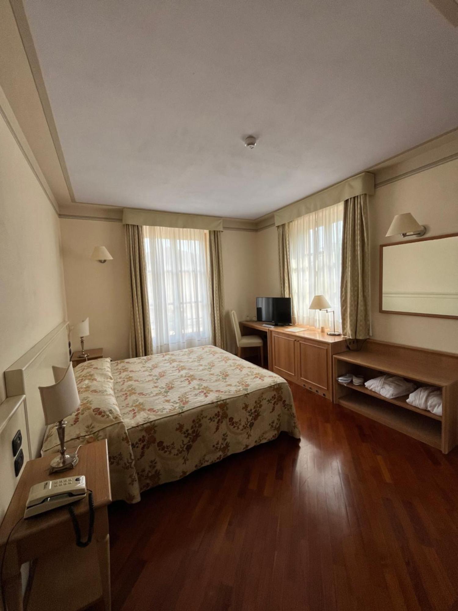 Romantik Hotel Relais Mirabella Iseo Camera foto