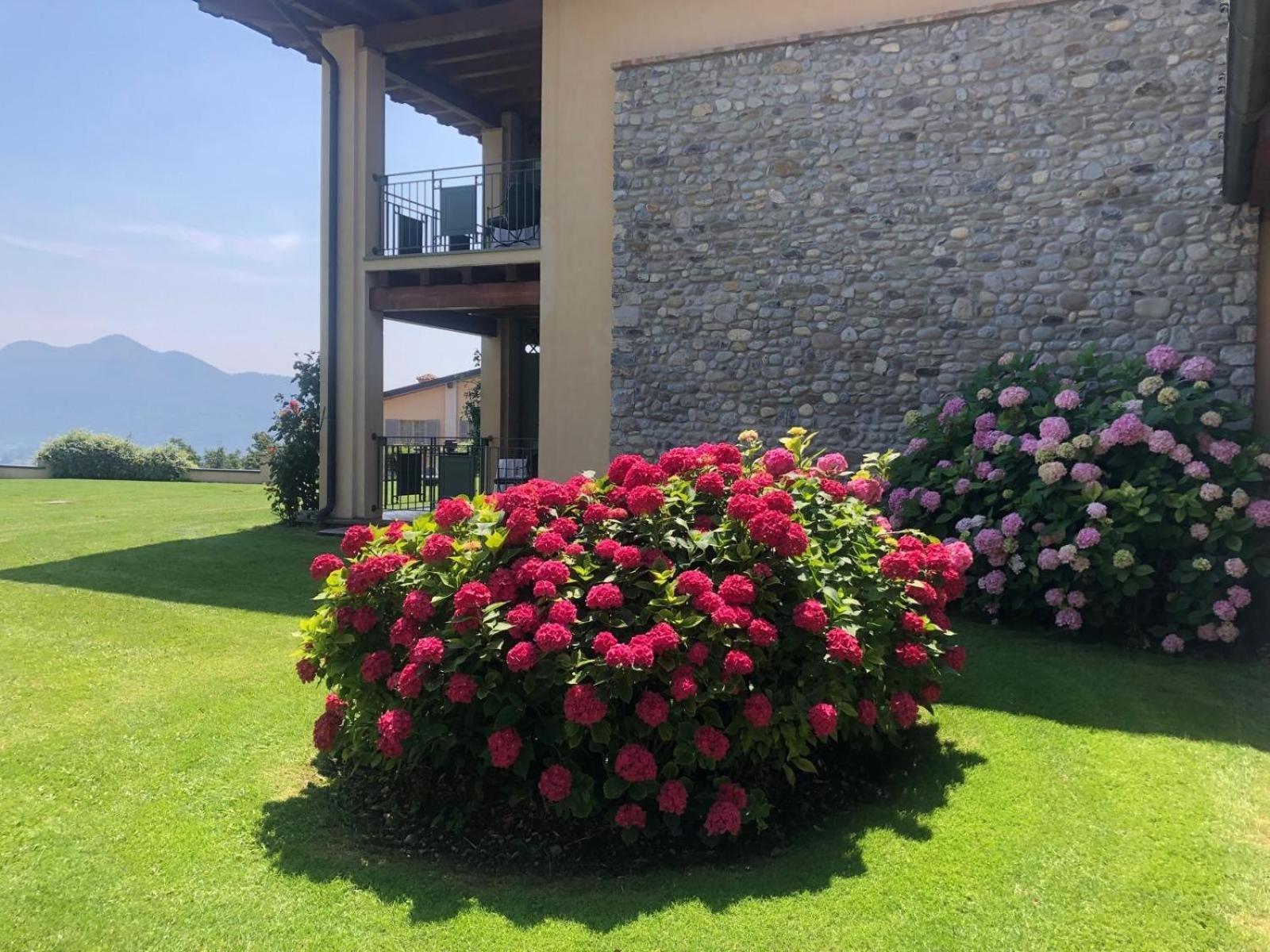 Romantik Hotel Relais Mirabella Iseo Esterno foto