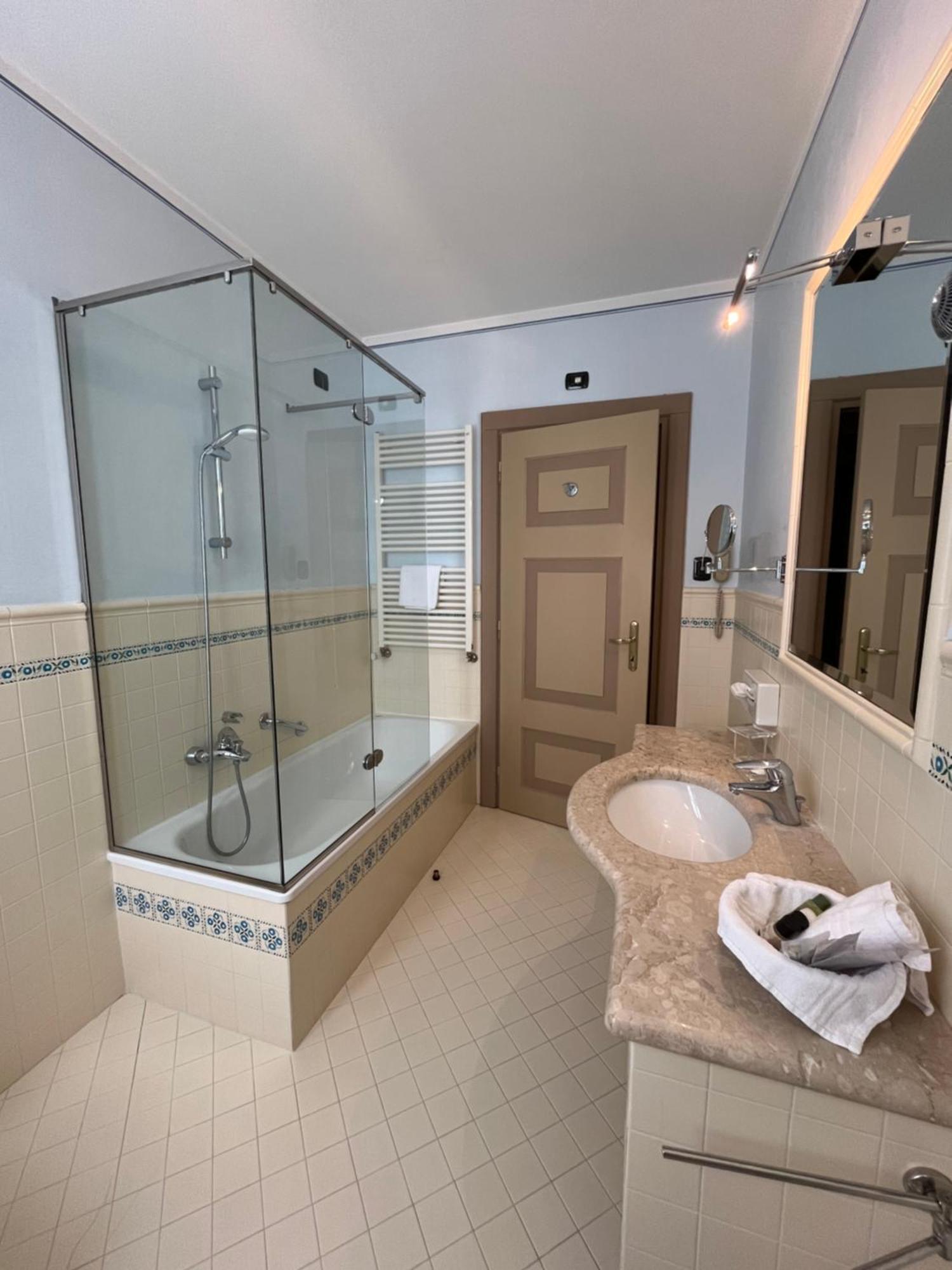 Romantik Hotel Relais Mirabella Iseo Esterno foto